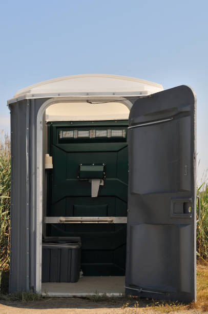Best Luxury portable toilet rental  in Osceola, WI