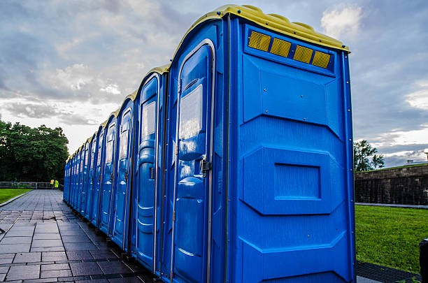 Best Portable toilet rental cost  in Osceola, WI